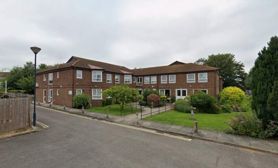 Roberts Close
